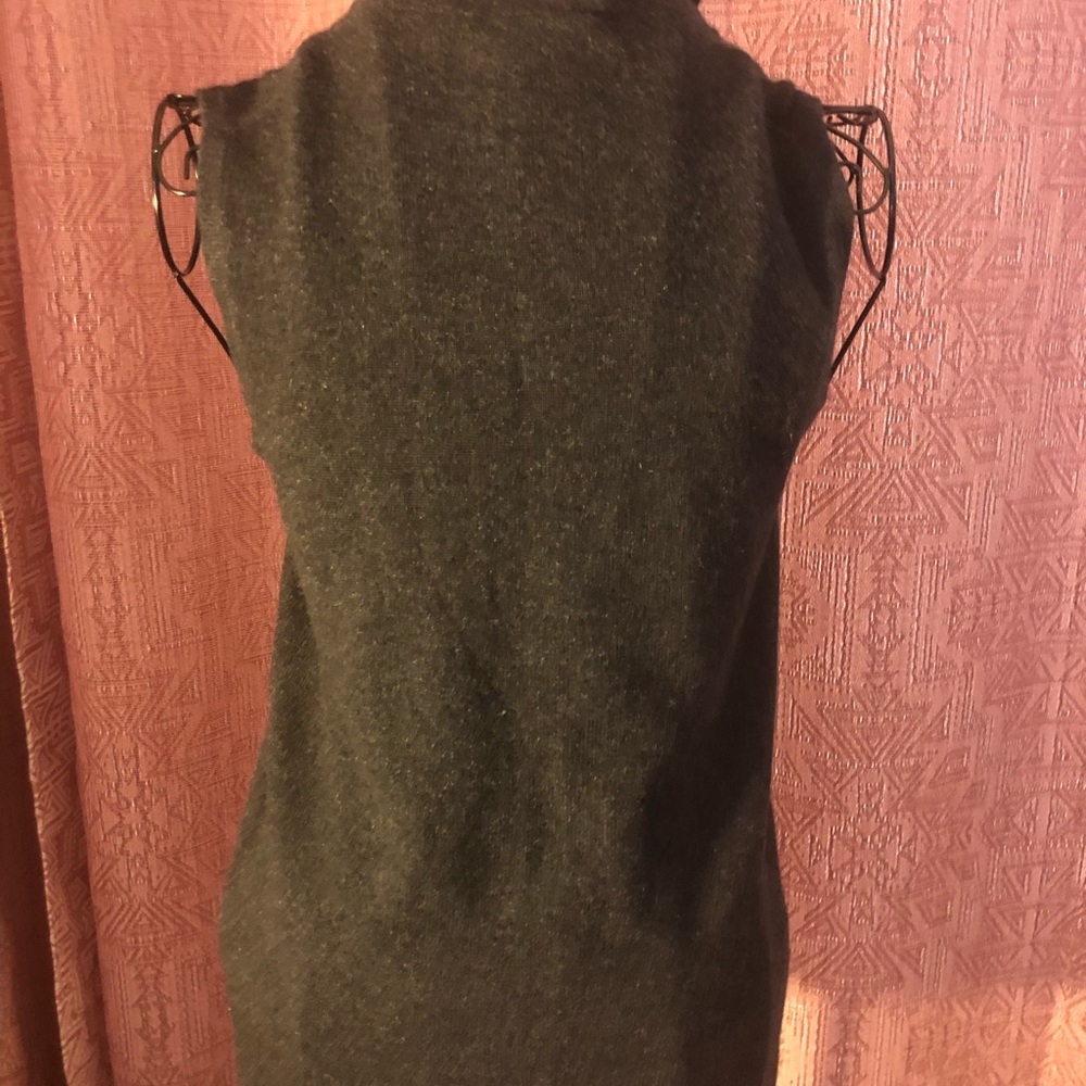 Top - Picture 2 of 5